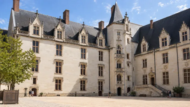 Château des ducs de Bretagne courtyard in warm daylight